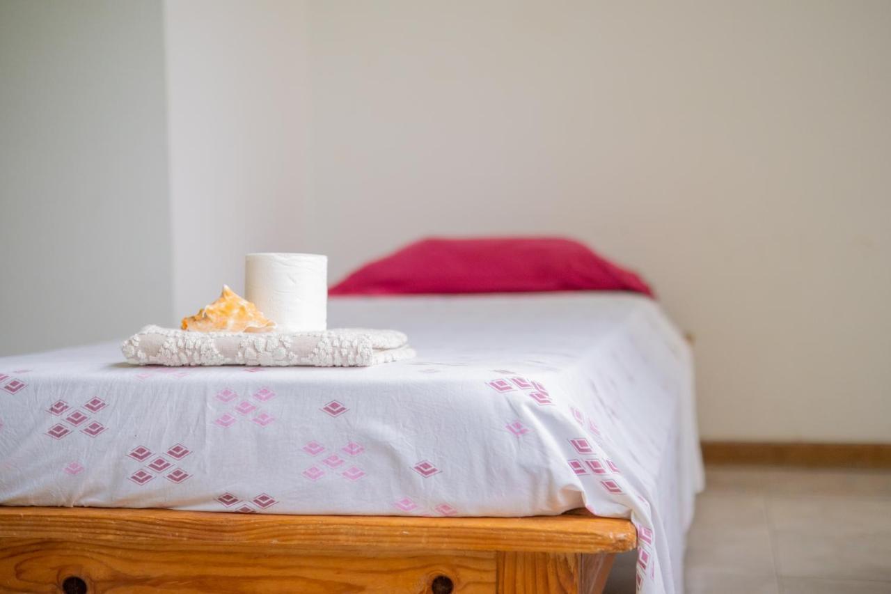Simabo'S Backpackers' Hostel Миндело Екстериор снимка