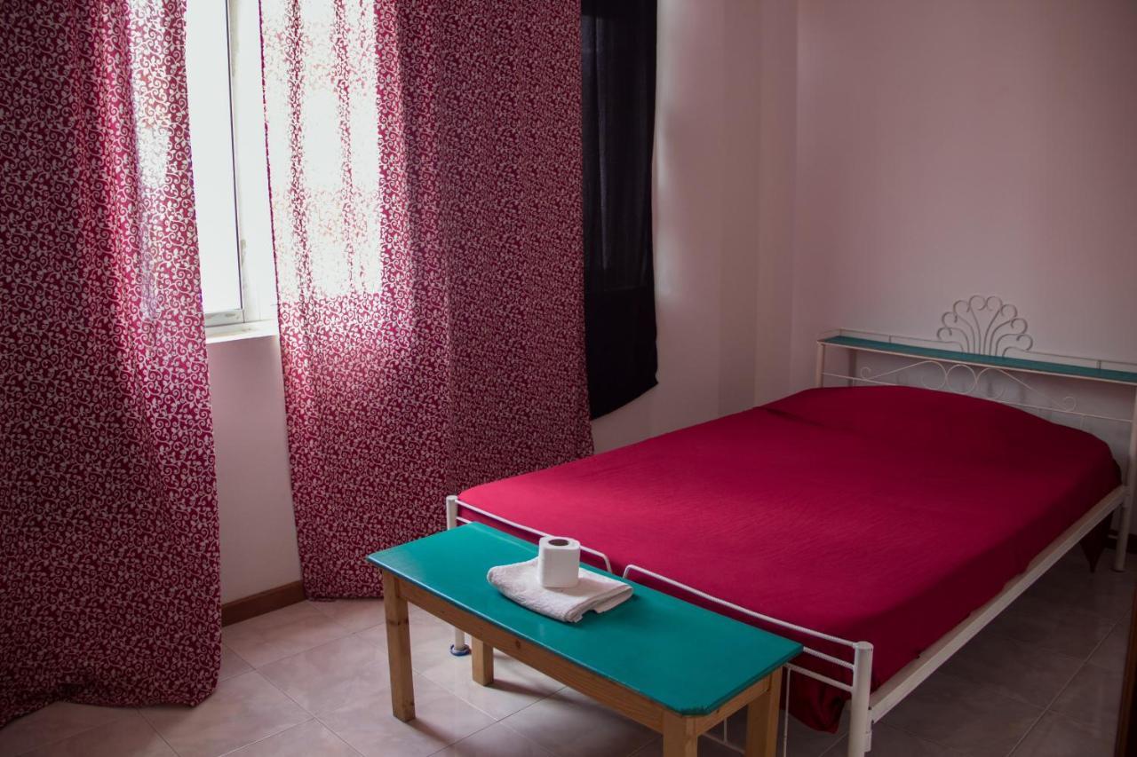 Simabo'S Backpackers' Hostel Миндело Екстериор снимка